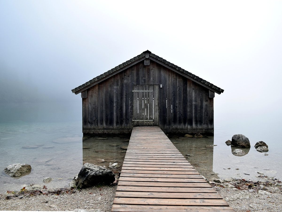 Lake Wakatipu at the shore